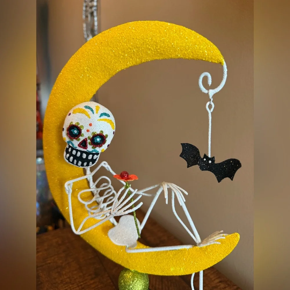RARE Pier 1 Glitter Metal Sugar Skull Skeleton
on Moon. Like New Condition - Picture 2 of 10